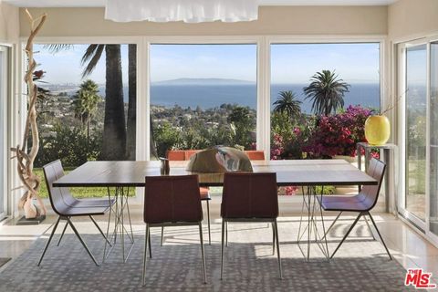 Photo of 16906 Enchanted Place, Pacific Palisades, CA 90272 (MLS # 26658305)