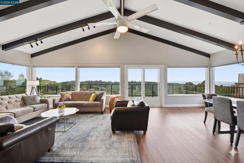 Photo of 10570 Englewood Dr Dr, Oakland, CA 94605 (MLS # 41130558)