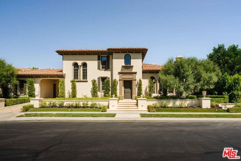 Photo of 25345 Prado De Naranja, Calabasas, CA 91302 (MLS # 26995667)