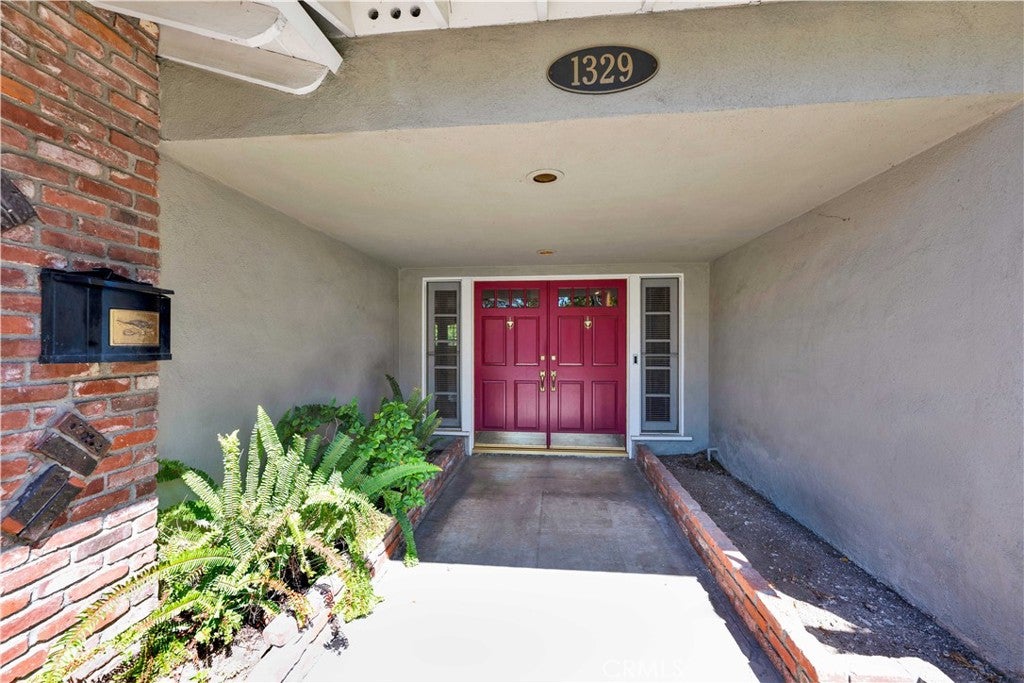 1329 W Park Lane