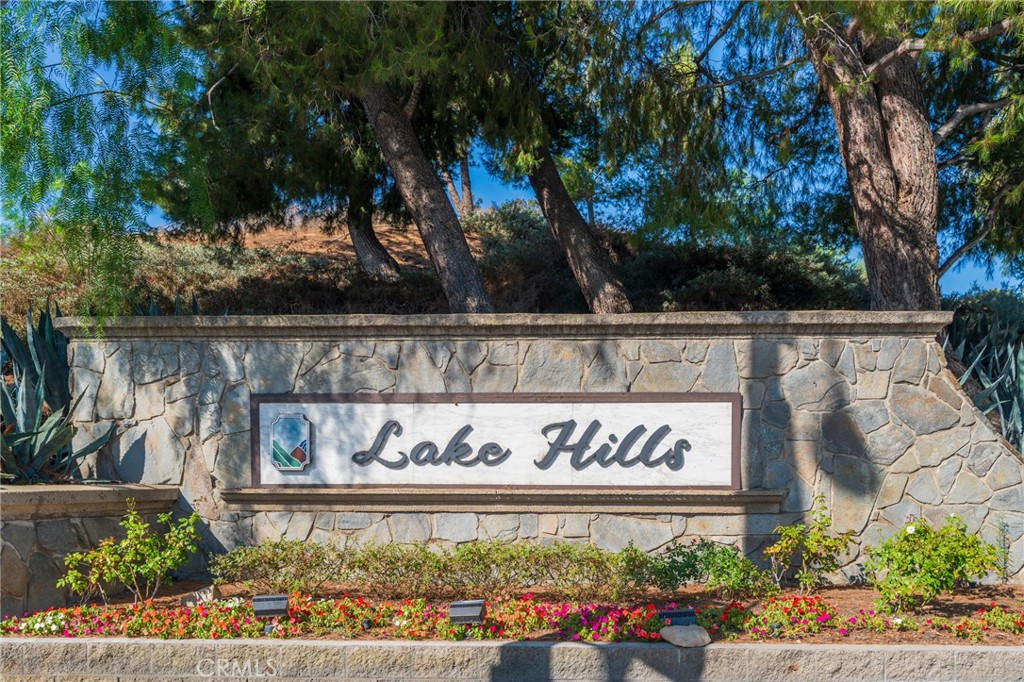 Welcome to this light-filled, 3-bedroom, 2.5-bathroom home located in the highly desirable Lake Hills community. This well-maintained residence features an open and airy floor plan with soaring ceilings and expansive picture windows that flood the home with natural light.
The spacious kitchen boasts a functional center island and seamlessly flows into the cozy family room, complete with a warm fireplace—perfect for entertaining or relaxing evenings at home.
Upstairs, you'll find three generously sized bedrooms, including a comfortable primary suite. The beautifully landscaped backyard offers a private retreat with a cement patio, all backed by a tranquil hillside for added privacy.
Energy efficiency is a bonus—this home comes equipped with fully paid-off solar panels, offering long-term savings and eco-friendly living.
Enjoy the lifestyle that Lake Hills offers, with nearby neighborhood parks, scenic walking trails, and just minutes to the Metrolink station for easy commuting.
Don't miss your chance to own this charming and energy-efficient home in one of the area's most sought-after neighborhoods!