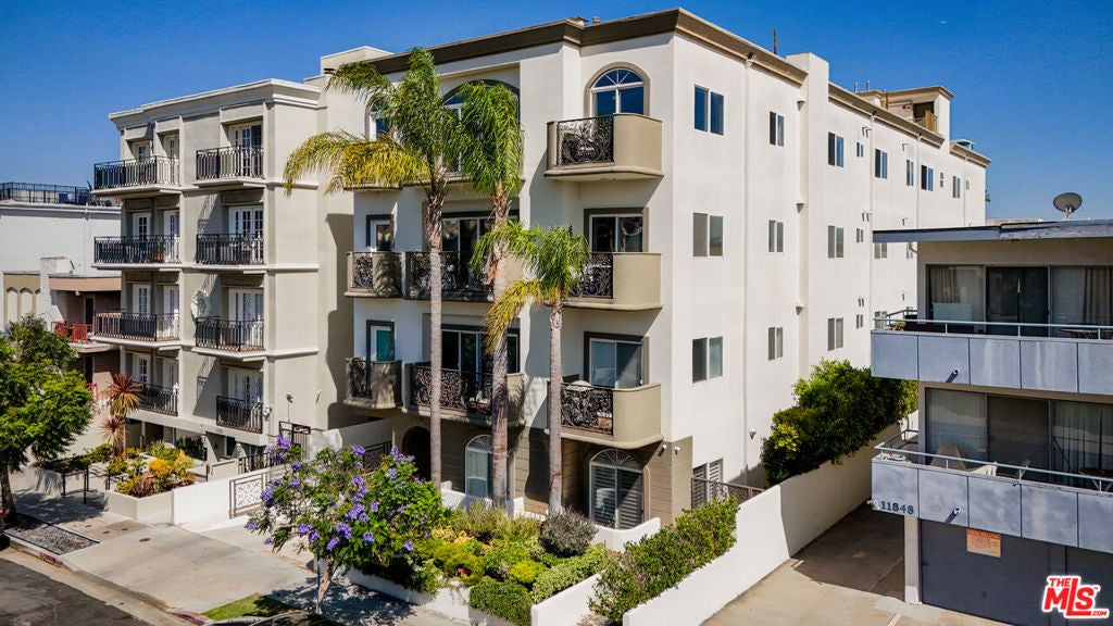 11840 Dorothy Street 302