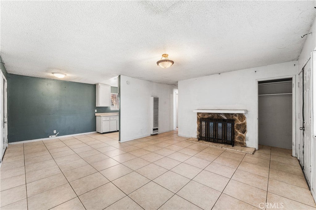 16227 Juniper