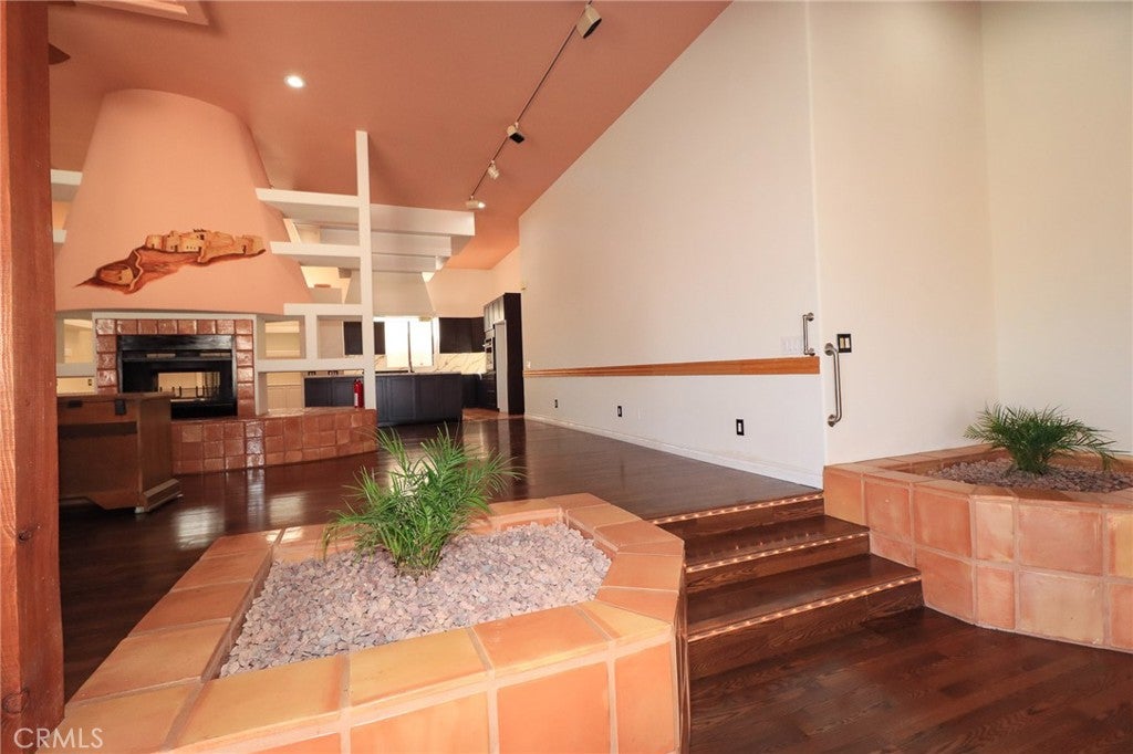 54300 Avenida Rubio