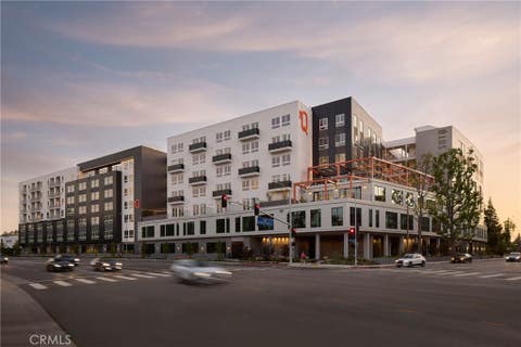Photo of 21010 Erwin Street #521, Woodland Hills, CA 91367 (MLS # SR26122806)