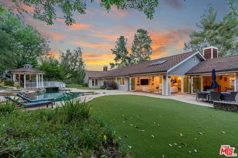 Photo of 24901 Jim Bridger Road, Calabasas, CA 91302 (MLS # 26651475)