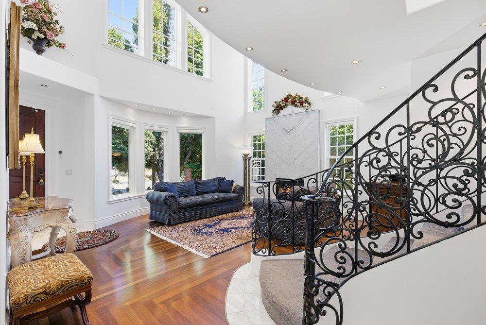 853 Riverside Drive
