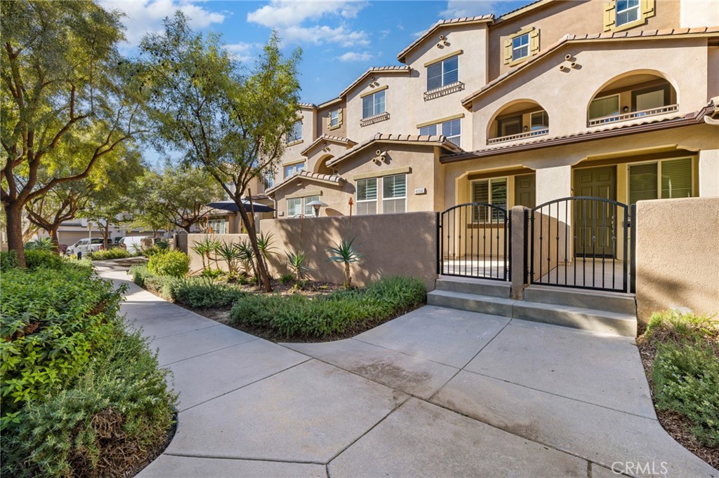 40966 Belleray Avenue