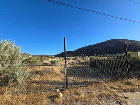 Photo of 0 Mt Emma, Los Angeles, CA 93510 (MLS # SR26174811)