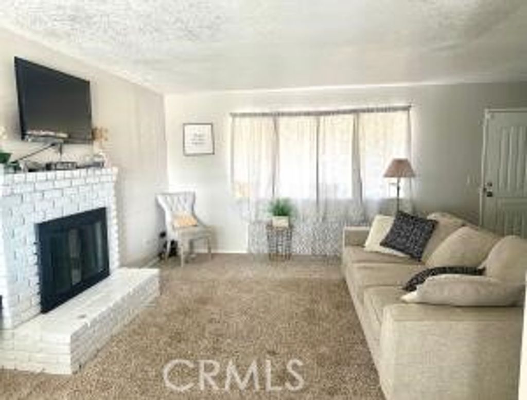 Photo of 41331 156th St E, Lancaster, CA 93535 (MLS # SR25242739)