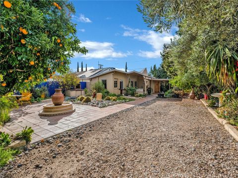 Photo of 6033 Fulcher Ave, North Hollywood, CA 91606 (MLS # SR26081731)