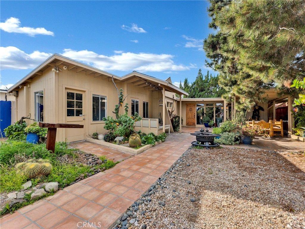 Photo of 6033 Fulcher Ave, North Hollywood, CA 91606 (MLS # SR26081731)