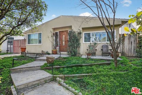 Photo of 4055 Moore Street, Los Angeles, CA 90066 (MLS # 26655035)
