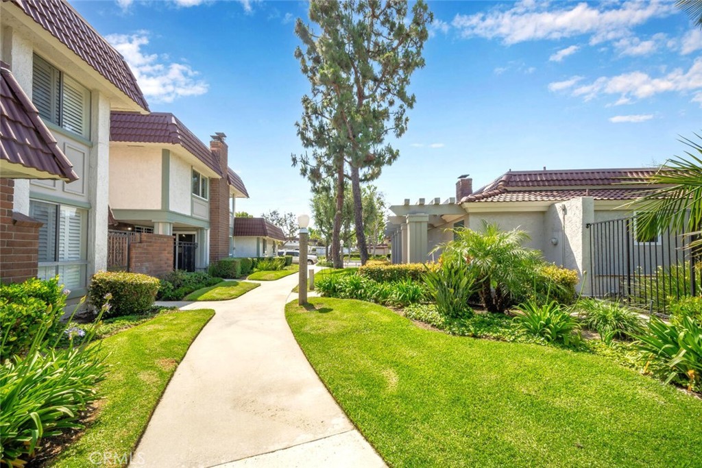 6572 Mcnutt Way