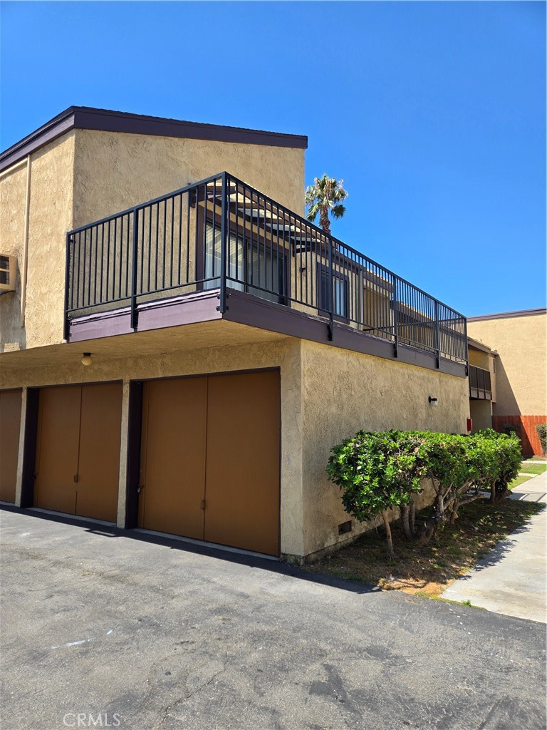 2BR + 1BA, very bright upstairs unit with spacious veranda. The unit is above garage, so no one below. 3 assigned parking including 1-car garage. Laminate wood flooring for the living room and bedrooms. Very close to shopping centers and grocery markets. Very short easy access to #22 freeway. Pets are not allowed.