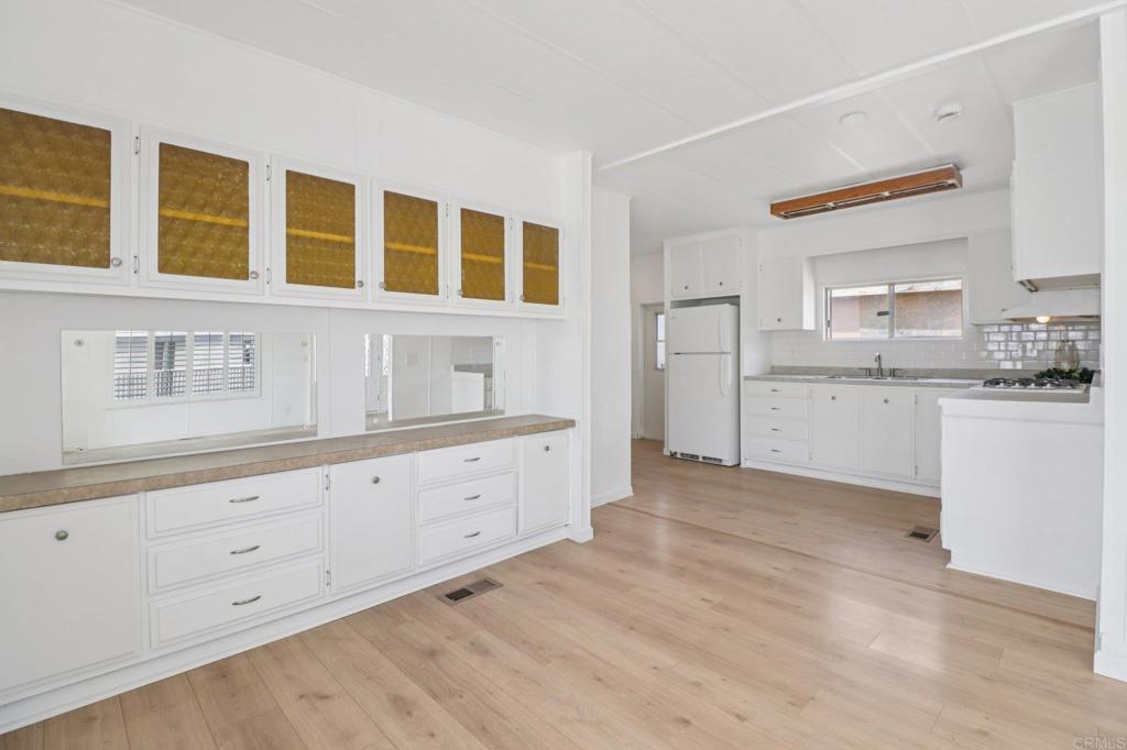 1200 Grand Avenue 66