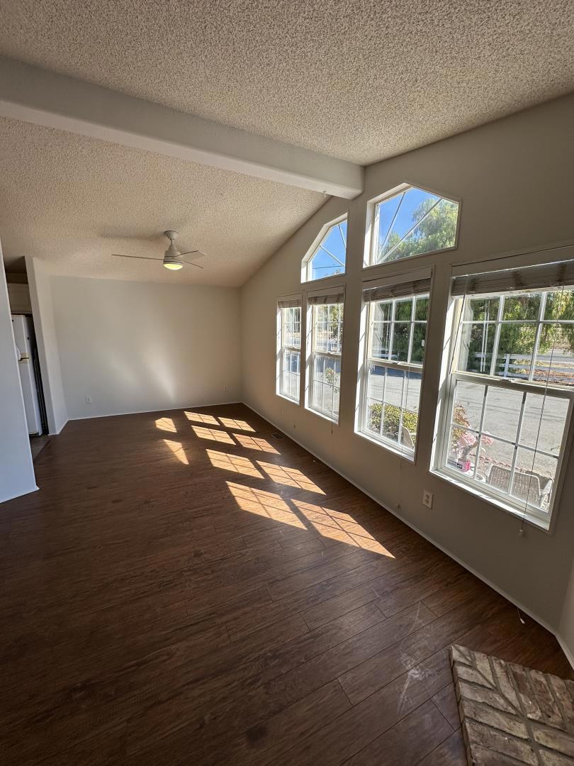 2900 Fairview Road 7