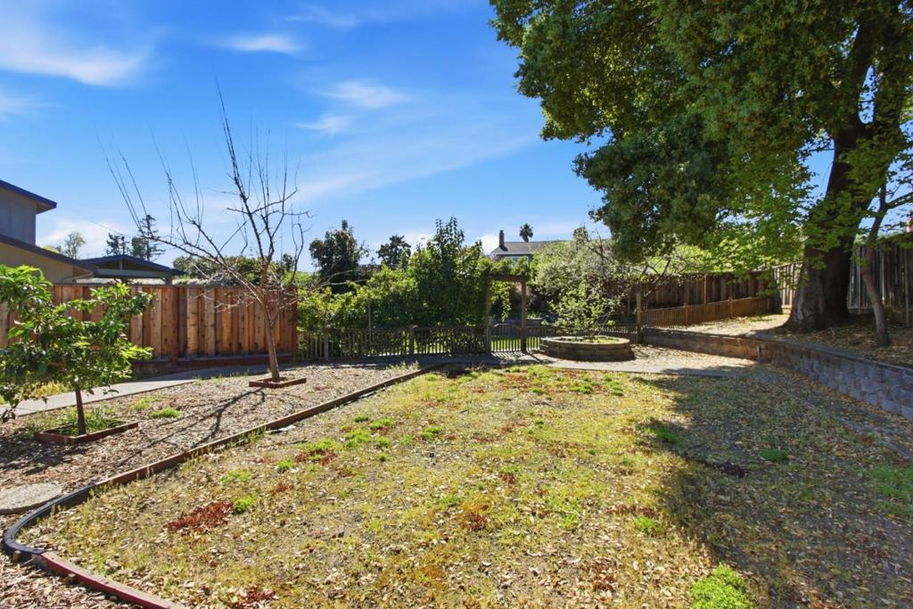 1156 Lansdale Court