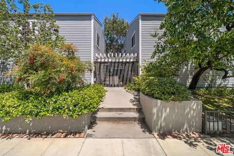 Photo of 4308 ALCOVE Avenue #106, Studio City, CA 91604 (MLS # 26991139)