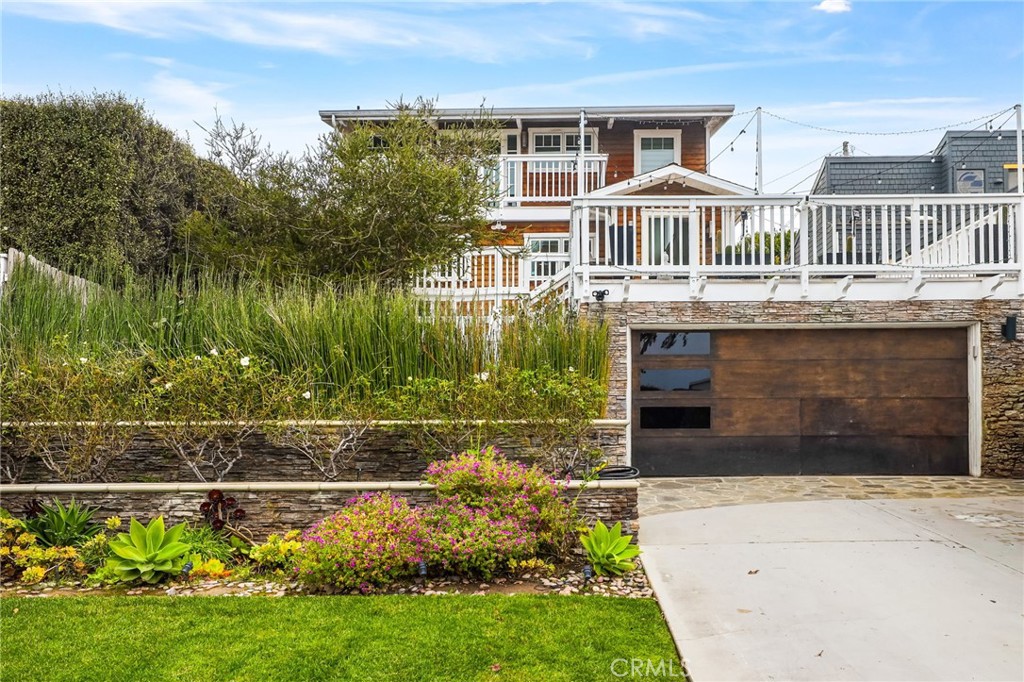 2520 Cliff Drive