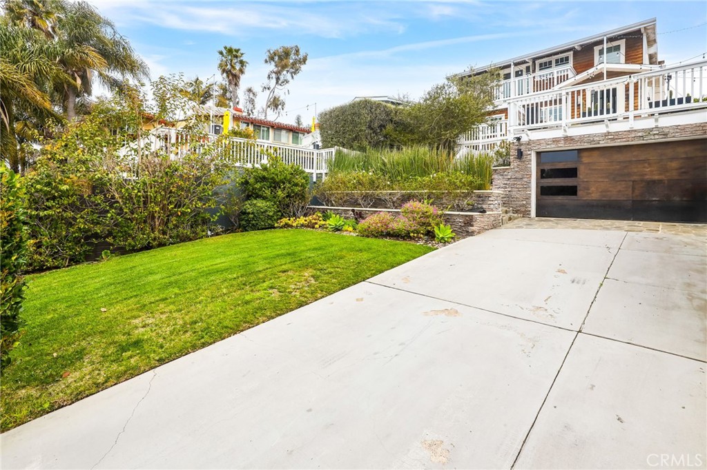 2520 Cliff Drive