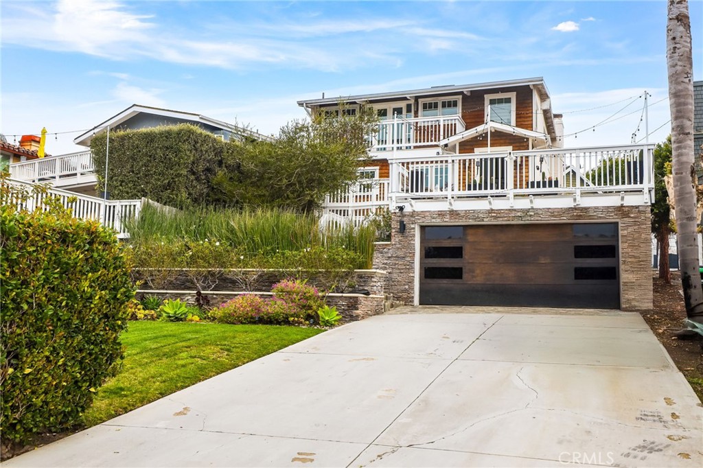 2520 Cliff Drive