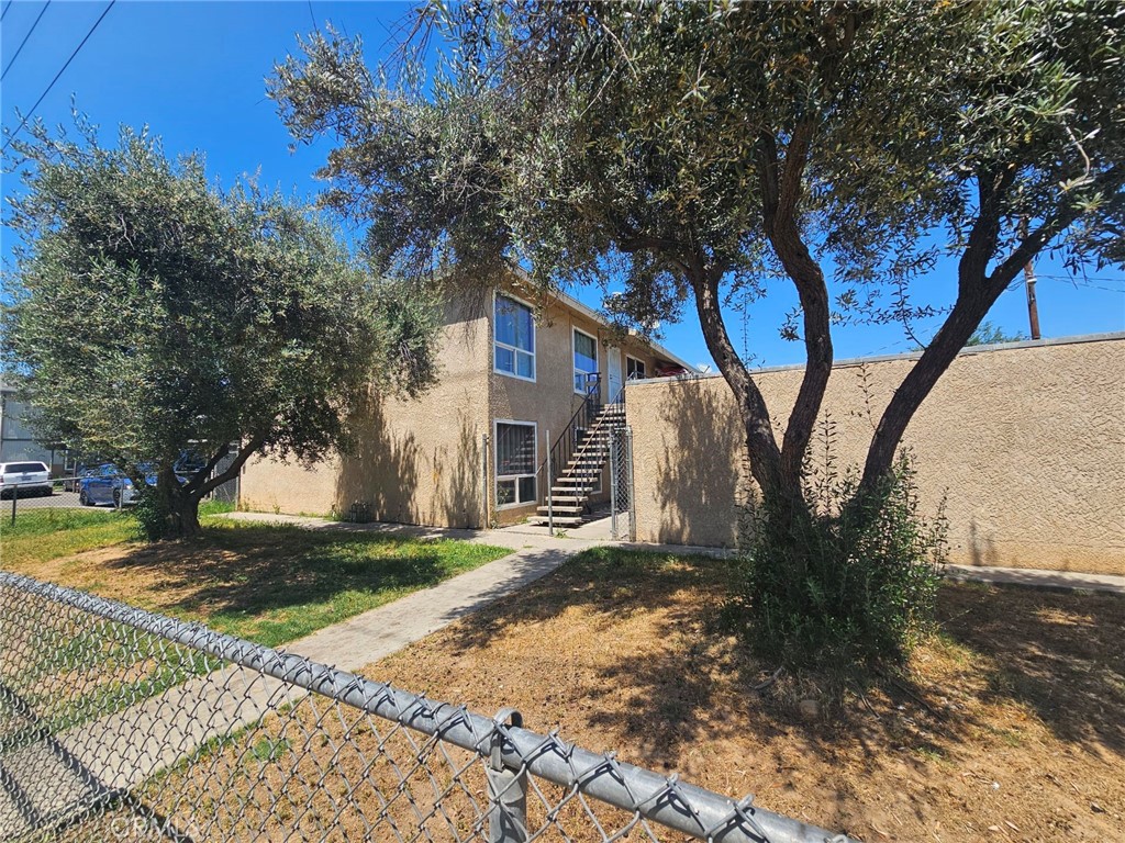 Properties 4 5 E Saginaw Way