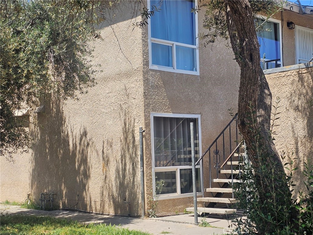 Properties 1 5 E Saginaw Way