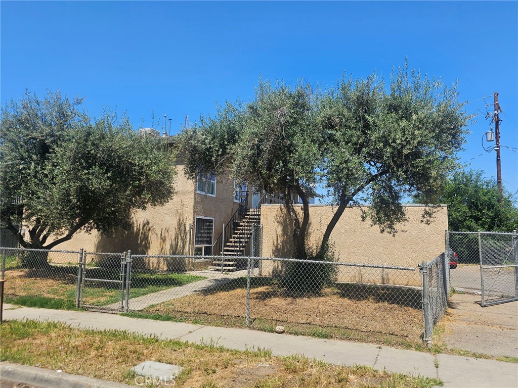 Properties 2 5 E Saginaw Way