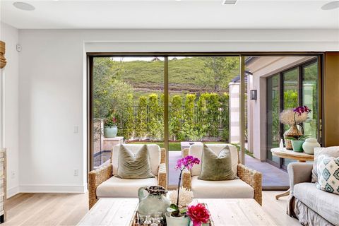 100 Della Irvine CA 92602