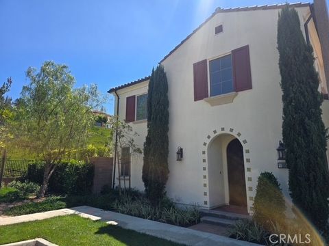 100 Della Irvine CA 92602