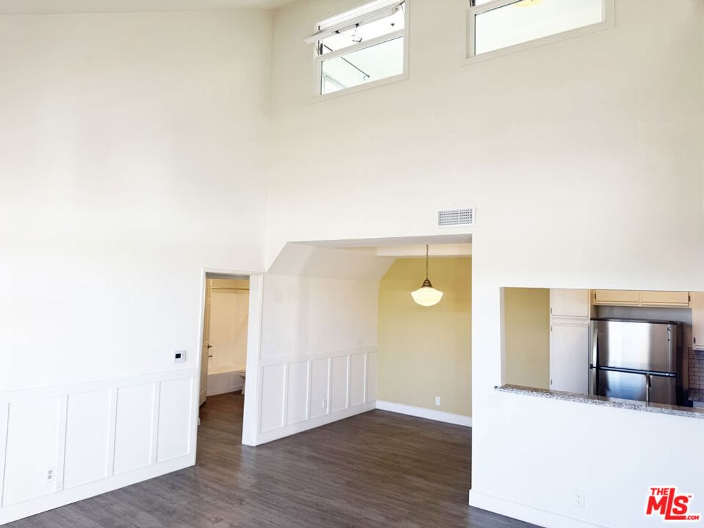 Photo of 13801 Oxnard Street #206, Valley Glen, CA 91401 (MLS # 26638909)