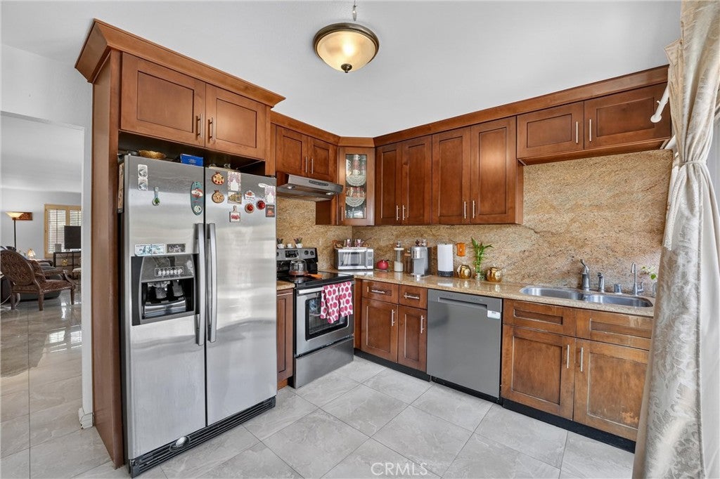 18237 Solano River Court, Fountain Valley CA 92708 - Photo 15