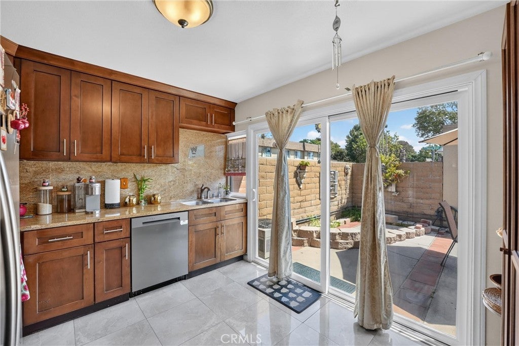 18237 Solano River Court, Fountain Valley CA 92708 - Photo 14
