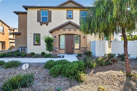 Photo of 28246 Heirloom Dr, Temecula, CA 92591 (MLS # SW26077083)