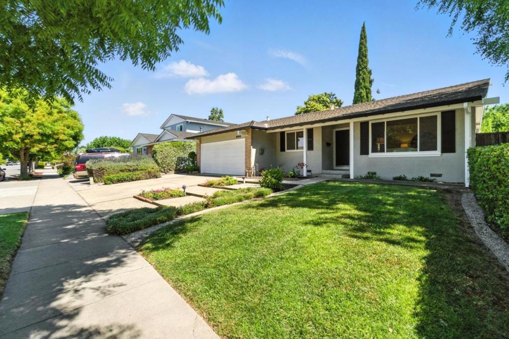 362 El Portal Way