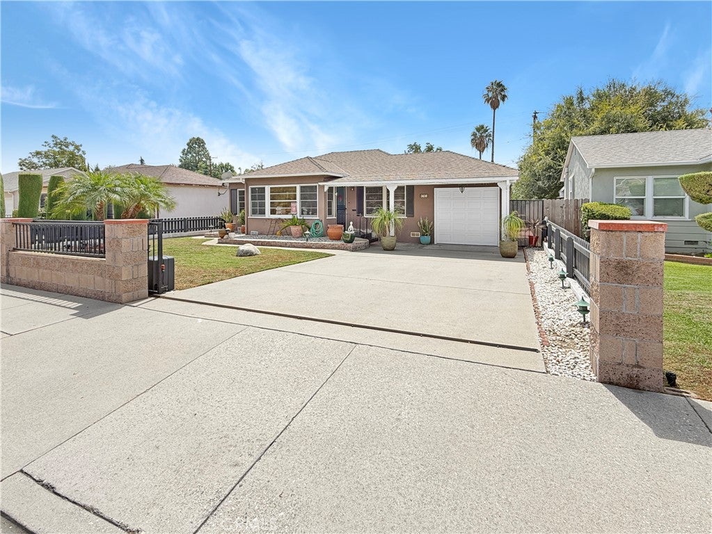 3618 E Del Mar Boulevard