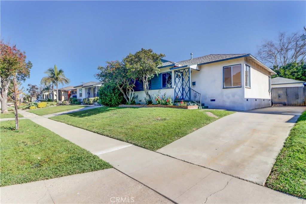 Photo of 4214 Carfax Avenue, Lakewood, CA 90713 (MLS # PW26026432)