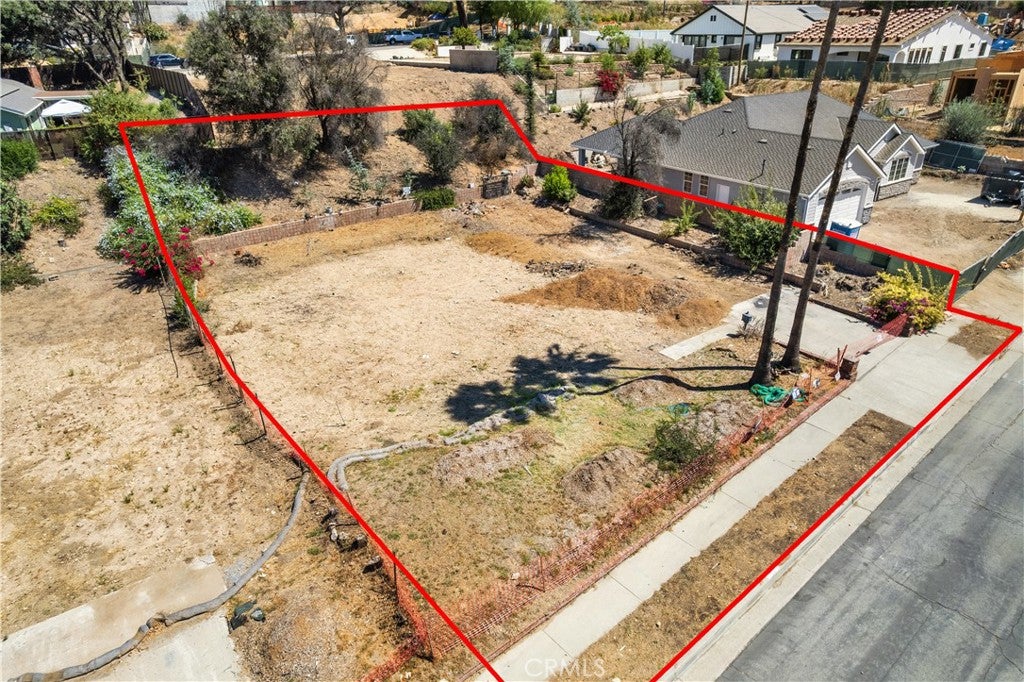 523 E Mount Curve