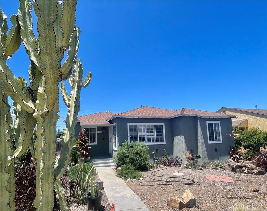 Welcome home to this Charming 3-bedroom, 1-bath home located in a highly desirable neighborhood!  Perfect for families, this home nestled within an excellent school district and offers a comfortable layout with bright living spaces.  Conveniently close to shopping, dinning , parks and beaches with easy access to Southern California major freeways.