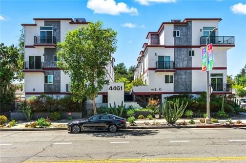 Photo of 4461 Tujunga Avenue #102, Studio City, CA 91602 (MLS # SR25077142)
