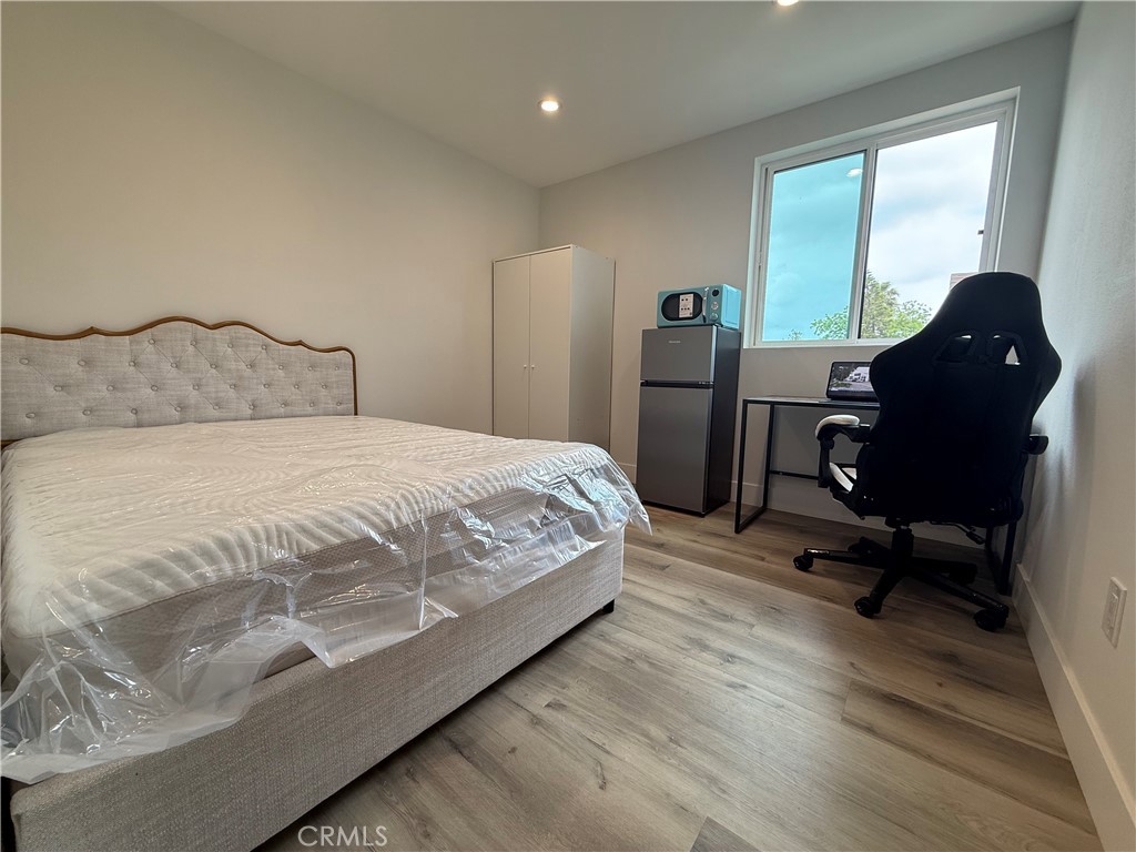 Properties 2 5621 La Mirada Avenue