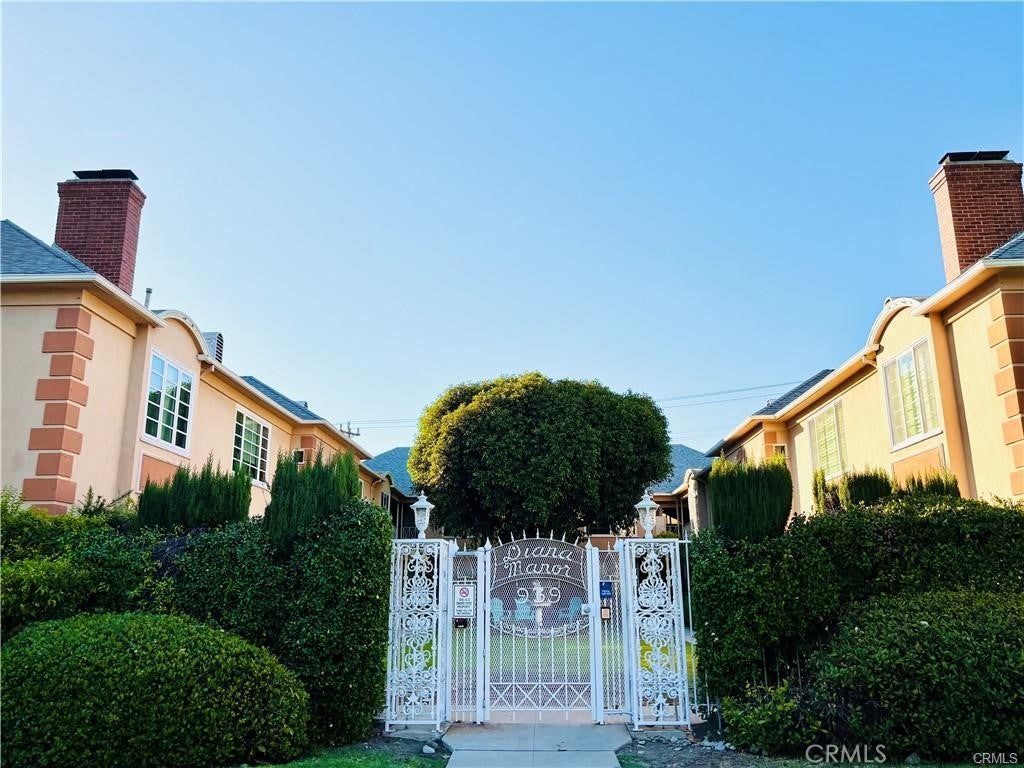 939 N Glendale 1