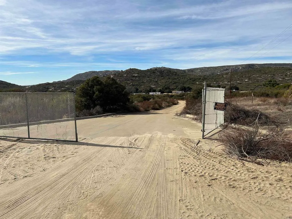 Campo, California 91906, United States, 2 Bedrooms Bedrooms, ,1 BathroomBathrooms,Residential,Active,24009