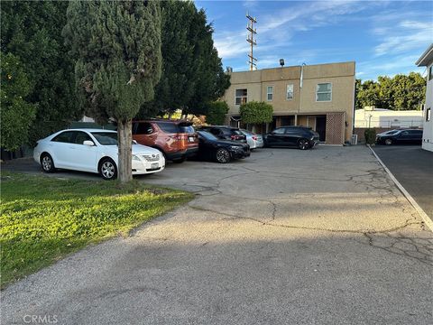 Photo of 661 IVY Street, Glendale, CA 91204 (MLS # GD26012411)