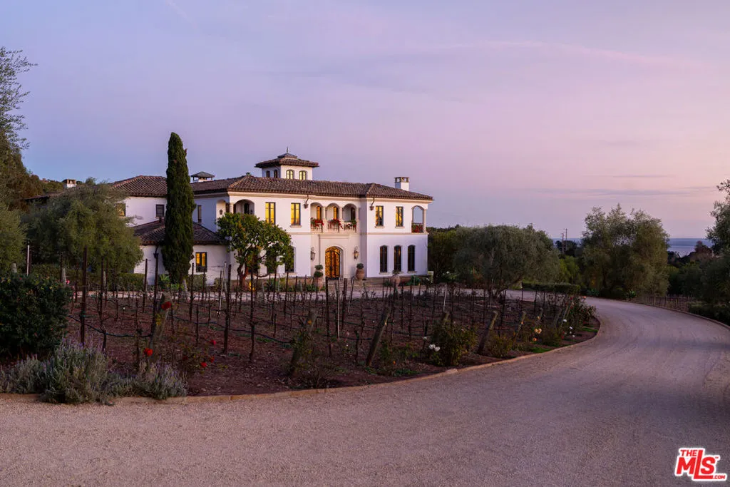 Carpinteria, California 93013, United States, 5 Bedrooms Bedrooms, ,10 BathroomsBathrooms,Residential,Active,2061