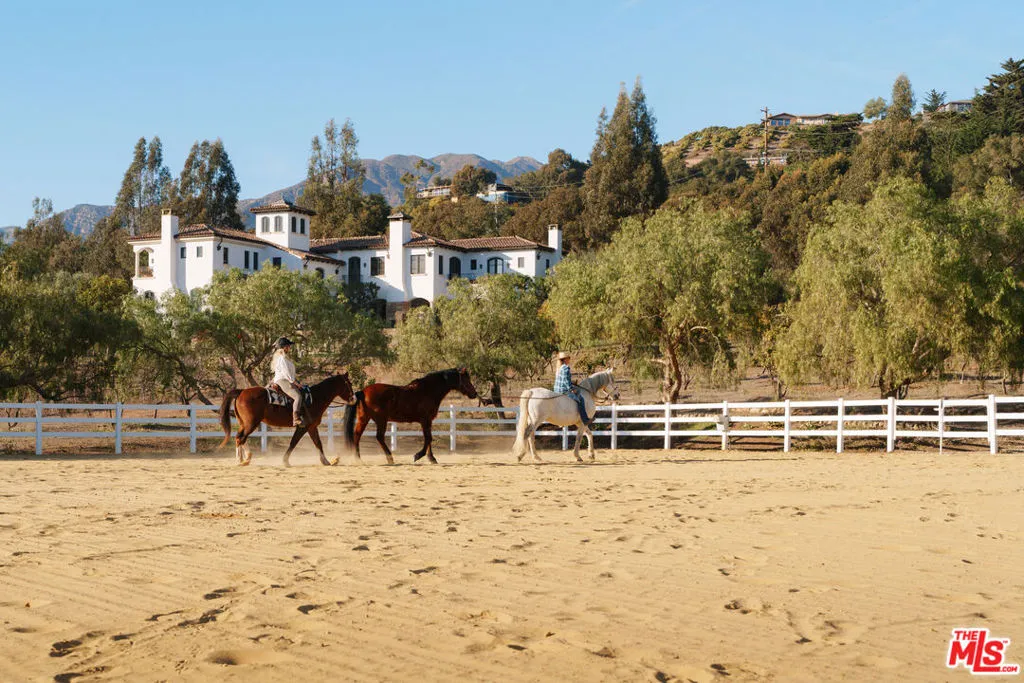 Carpinteria, California 93013, United States, 5 Bedrooms Bedrooms, ,10 BathroomsBathrooms,Residential,Active,2061