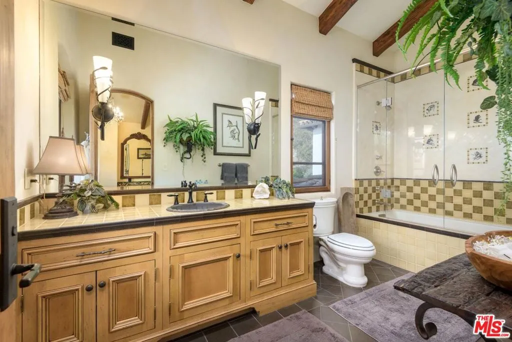 Carpinteria, California 93013, United States, 5 Bedrooms Bedrooms, ,10 BathroomsBathrooms,Residential,Active,2061