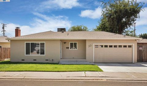 Photo of 1422 Theo Ave Ave, Modesto, CA 95350 (MLS # 41112296) Photo of 1422 Theo Ave Ave, Modesto, CA 95350 (MLS # 41112296)