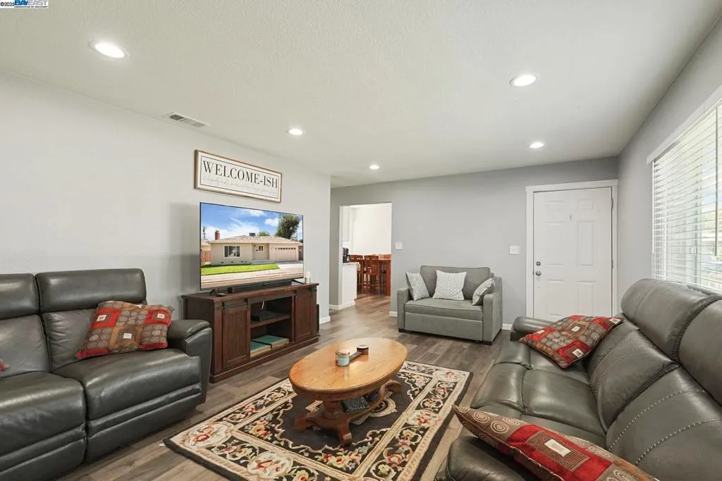 Modesto, California 95350, United States, 3 Bedrooms Bedrooms, ,2 BathroomsBathrooms,Residential,Active,214439